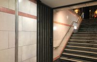 DB Oranienburger Str | Eingang Treppe